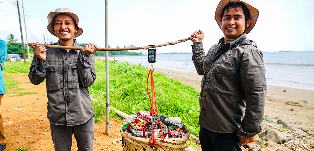 Beach cleanup 4