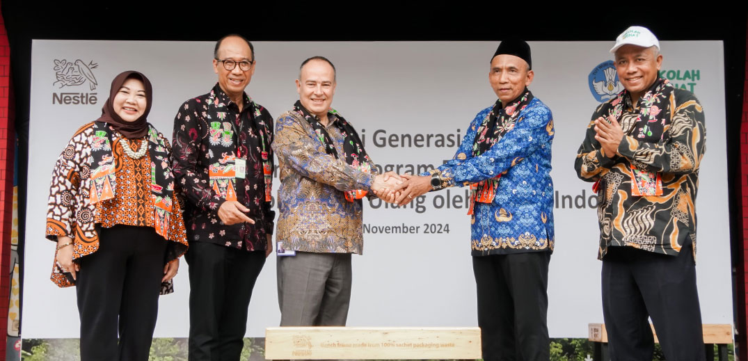 Serah terima bangku