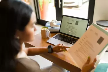 Contoh dan Cara Menulis Surat Lamaran Kerja