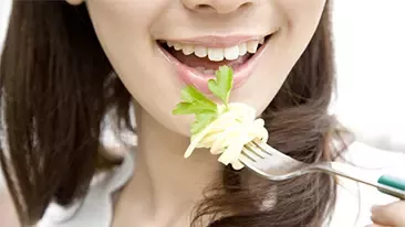 Penelitian Nestlé menunjukkan pengaruh besar waktu mengunyah terhadap rasa kenyang